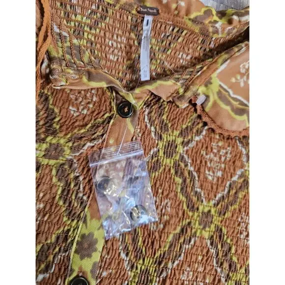 Free People Caught A Feeling Button Down Smocked Blouse Women's Size M New Retro - Picture 7 of 11